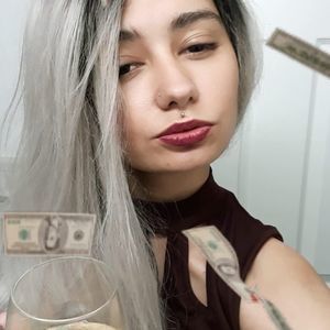 Meet your Posher, Joy